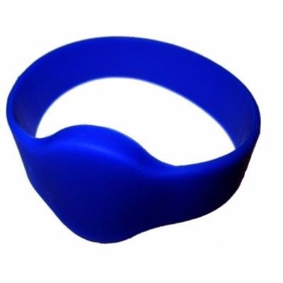 BRACELET DE PROXIMITÉ EM4200. COULEUR BLEU. LARGEUR DU BRACELET 74MM.